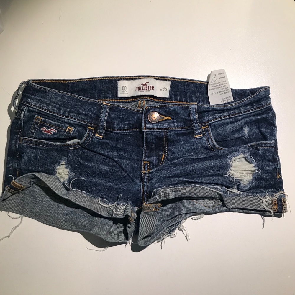 Hollister low-rise short shorts